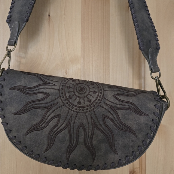 Disturbia Brown Crossbody Bag - Picture 4 of 16